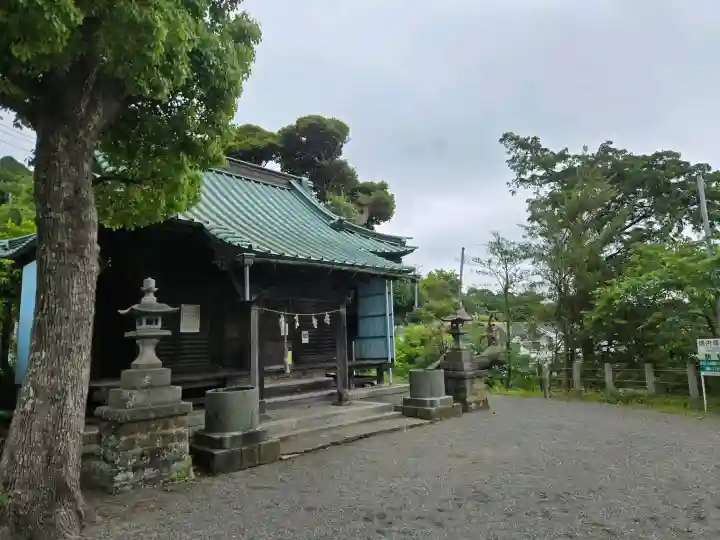 八雲神社(北鎌倉・山ノ内)の{uncategorized: "未分類", other: "その他", undefined: "問題あり", building: "その他建物", grave: "お墓", sacred_gate: "鳥居", guardian: "狛犬", statue: "像", buddha: "仏像", history: "歴史", nature: "自然", garden: "庭園", animal: "動物", pagoda: "塔", temizu: "手水舎", mountain_gate: "山門・神門", sanctuary: "本殿・本堂", subordinate: "末社・摂社", art: "芸術", scenery: "景色", jizo: "地蔵", ema: "絵馬", goshuin: "御朱印", omikuji: "おみくじ", items: "授与品その他", amulet: "お守り", goshuincho: "御朱印帳", eats: "食事", festival: "お祭り", votive_dance: "神楽", shichigosan: "七五三参", wedding: "結婚式", experience: "体験その他", initially: "初詣", around: "周辺", anti_infection: "感染症対策"}