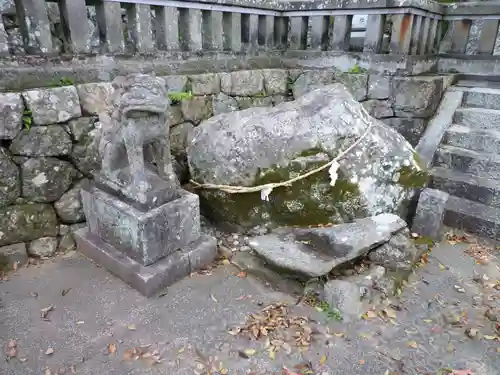 烏止野神社の狛犬