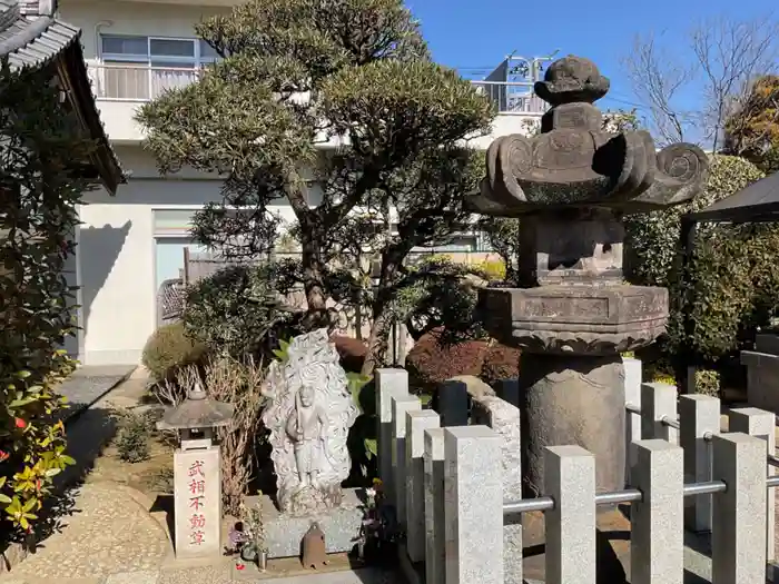 龍厳寺の建物その他