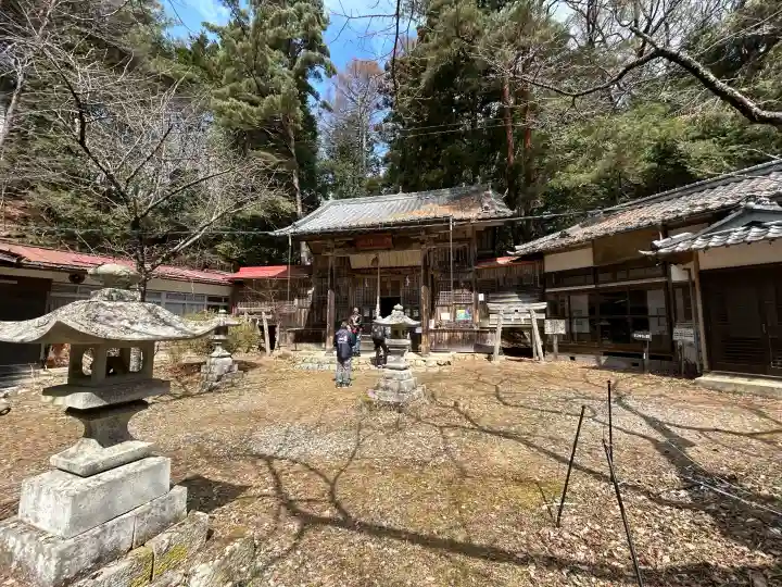 修那羅山安宮神社の{uncategorized: "未分類", other: "その他", undefined: "問題あり", building: "その他建物", grave: "お墓", sacred_gate: "鳥居", guardian: "狛犬", statue: "像", buddha: "仏像", history: "歴史", nature: "自然", garden: "庭園", animal: "動物", pagoda: "塔", temizu: "手水舎", mountain_gate: "山門・神門", sanctuary: "本殿・本堂", subordinate: "末社・摂社", art: "芸術", scenery: "景色", jizo: "地蔵", ema: "絵馬", goshuin: "御朱印", omikuji: "おみくじ", items: "授与品その他", amulet: "お守り", goshuincho: "御朱印帳", eats: "食事", festival: "お祭り", votive_dance: "神楽", shichigosan: "七五三参", wedding: "結婚式", experience: "体験その他", initially: "初詣", around: "周辺", anti_infection: "感染症対策"}