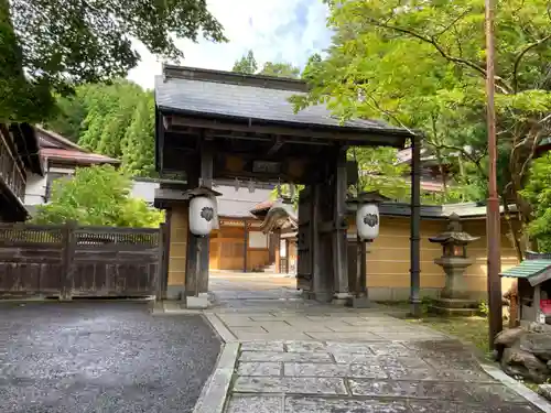 明王院の山門