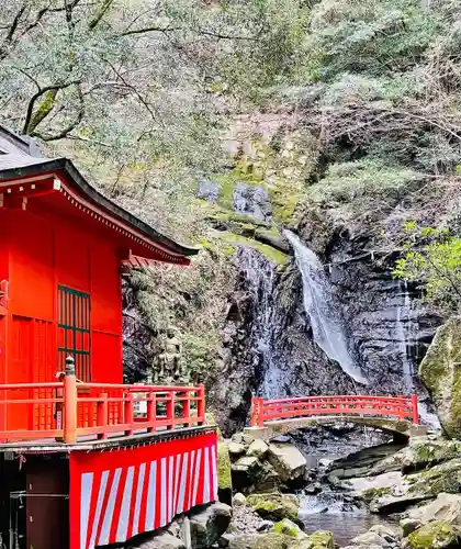 大本山七宝瀧寺の末社