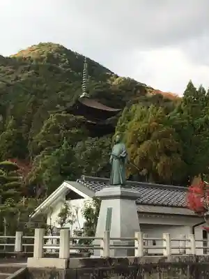瑠璃光寺の像