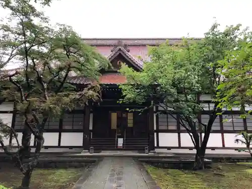 報恩寺の本殿・本堂