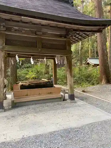小國神社の手水舎