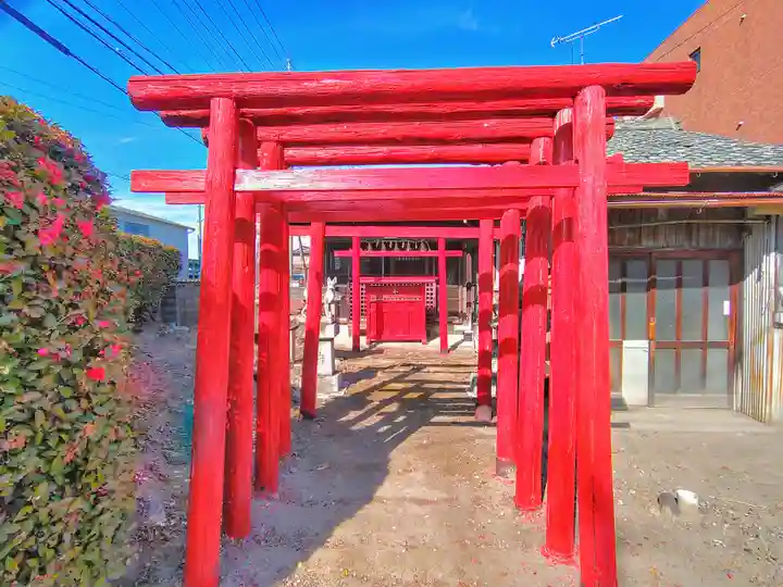 稲荷神社(神道照王教会)の鳥居