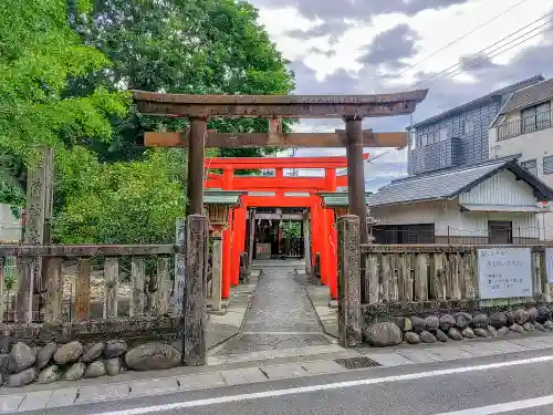 天王坊稲荷神社の鳥居
