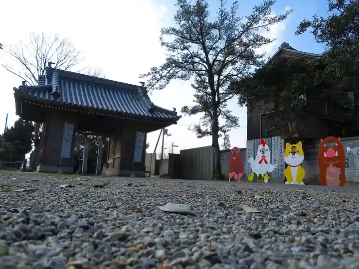 大宮神社の山門・神門