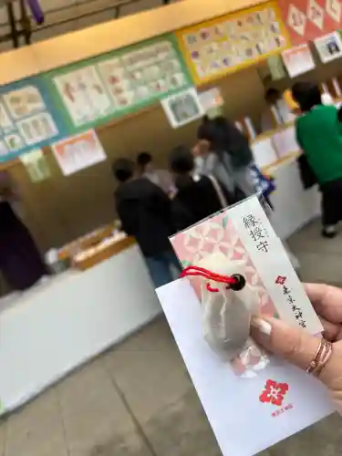 東京大神宮の{uncategorized: "未分類", other: "その他", undefined: "問題あり", building: "その他建物", grave: "お墓", sacred_gate: "鳥居", guardian: "狛犬", statue: "像", buddha: "仏像", history: "歴史", nature: "自然", garden: "庭園", animal: "動物", pagoda: "塔", temizu: "手水舎", mountain_gate: "山門・神門", sanctuary: "本殿・本堂", subordinate: "末社・摂社", art: "芸術", scenery: "景色", jizo: "地蔵", ema: "絵馬", goshuin: "御朱印", omikuji: "おみくじ", items: "授与品その他", amulet: "お守り", goshuincho: "御朱印帳", eats: "食事", festival: "お祭り", votive_dance: "神楽", shichigosan: "七五三参", wedding: "結婚式", experience: "体験その他", initially: "初詣", around: "周辺", anti_infection: "感染症対策"}