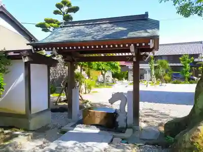 願行寺の手水舎