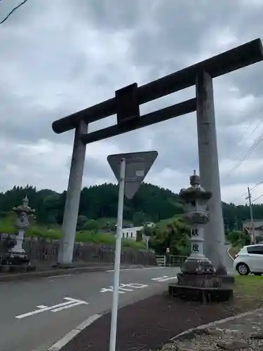 荒立神社の鳥居