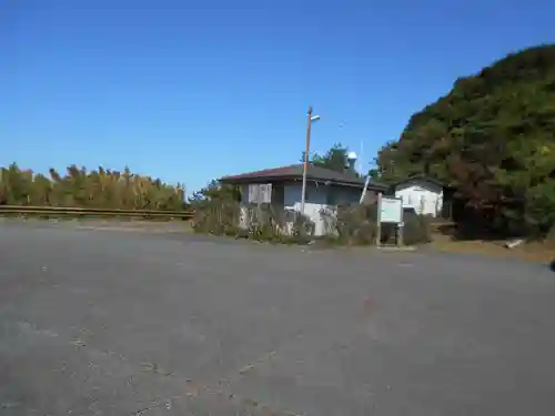 倉岳神社の建物その他