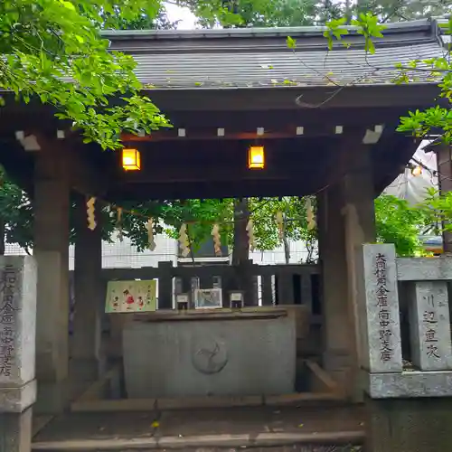 神明氷川神社の手水舎