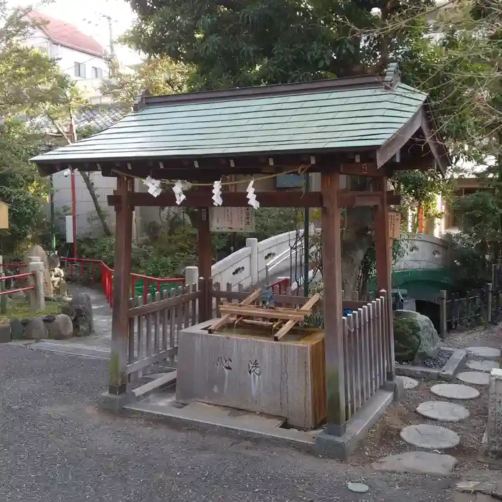 江島杉山神社の手水舎