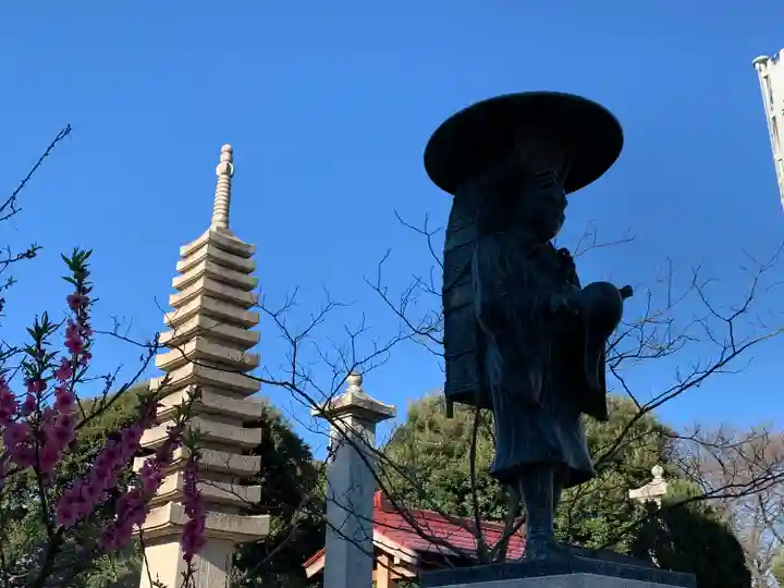慈恩寺の像