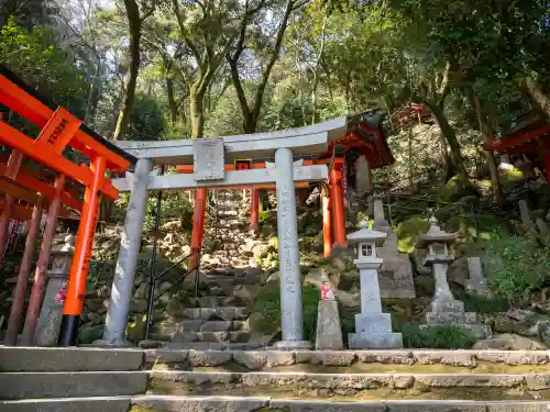 祐徳稲荷神社の{uncategorized: "未分類", other: "その他", undefined: "問題あり", building: "その他建物", grave: "お墓", sacred_gate: "鳥居", guardian: "狛犬", statue: "像", buddha: "仏像", history: "歴史", nature: "自然", garden: "庭園", animal: "動物", pagoda: "塔", temizu: "手水舎", mountain_gate: "山門・神門", sanctuary: "本殿・本堂", subordinate: "末社・摂社", art: "芸術", scenery: "景色", jizo: "地蔵", ema: "絵馬", goshuin: "御朱印", omikuji: "おみくじ", items: "授与品その他", amulet: "お守り", goshuincho: "御朱印帳", eats: "食事", festival: "お祭り", votive_dance: "神楽", shichigosan: "七五三参", wedding: "結婚式", experience: "体験その他", initially: "初詣", around: "周辺", anti_infection: "感染症対策"}