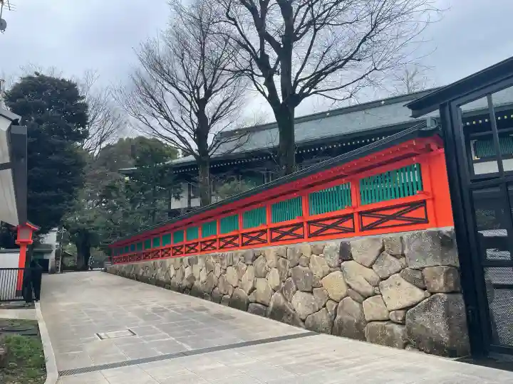 穴八幡宮の{uncategorized: "未分類", other: "その他", undefined: "問題あり", building: "その他建物", grave: "お墓", sacred_gate: "鳥居", guardian: "狛犬", statue: "像", buddha: "仏像", history: "歴史", nature: "自然", garden: "庭園", animal: "動物", pagoda: "塔", temizu: "手水舎", mountain_gate: "山門・神門", sanctuary: "本殿・本堂", subordinate: "末社・摂社", art: "芸術", scenery: "景色", jizo: "地蔵", ema: "絵馬", goshuin: "御朱印", omikuji: "おみくじ", items: "授与品その他", amulet: "お守り", goshuincho: "御朱印帳", eats: "食事", festival: "お祭り", votive_dance: "神楽", shichigosan: "七五三参", wedding: "結婚式", experience: "体験その他", initially: "初詣", around: "周辺", anti_infection: "感染症対策"}