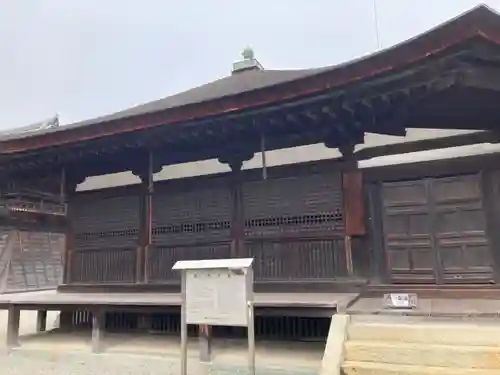 鶴林寺の本殿・本堂