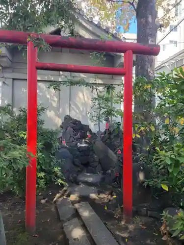隆栄稲荷神社の末社・摂社