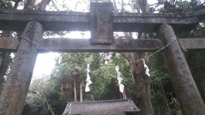 二兒神社の鳥居