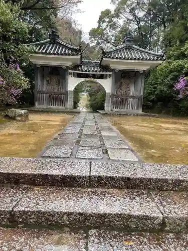 満願寺の山門