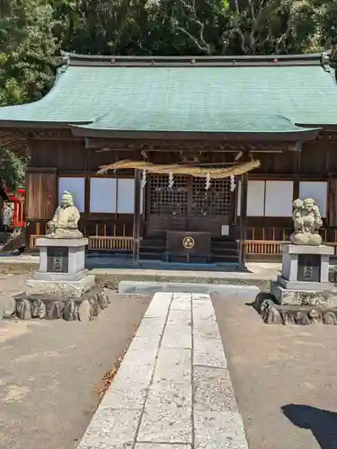 那閉神社の本殿