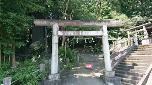 曾屋神社の鳥居