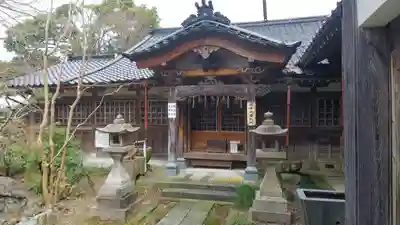 西養寺の本殿・本堂