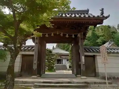 観音寺の山門・神門