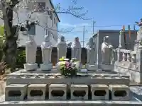 光明寺の{uncategorized: "未分類", other: "その他", undefined: "問題あり", building: "その他建物", grave: "お墓", sacred_gate: "鳥居", guardian: "狛犬", statue: "像", buddha: "仏像", history: "歴史", nature: "自然", garden: "庭園", animal: "動物", pagoda: "塔", temizu: "手水舎", mountain_gate: "山門・神門", sanctuary: "本殿・本堂", subordinate: "末社・摂社", art: "芸術", scenery: "景色", jizo: "地蔵", ema: "絵馬", goshuin: "御朱印", omikuji: "おみくじ", items: "授与品その他", amulet: "お守り", goshuincho: "御朱印帳", eats: "食事", festival: "お祭り", votive_dance: "神楽", shichigosan: "七五三参", wedding: "結婚式", experience: "体験その他", initially: "初詣", around: "周辺", anti_infection: "感染症対策"}