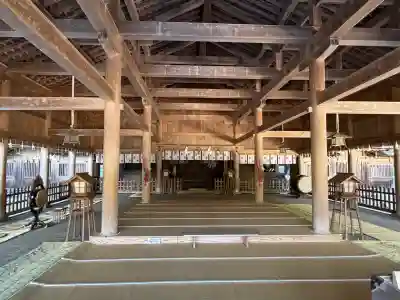 美保神社の{uncategorized: "未分類", other: "その他", undefined: "問題あり", building: "その他建物", grave: "お墓", sacred_gate: "鳥居", guardian: "狛犬", statue: "像", buddha: "仏像", history: "歴史", nature: "自然", garden: "庭園", animal: "動物", pagoda: "塔", temizu: "手水舎", mountain_gate: "山門・神門", sanctuary: "本殿・本堂", subordinate: "末社・摂社", art: "芸術", scenery: "景色", jizo: "地蔵", ema: "絵馬", goshuin: "御朱印", omikuji: "おみくじ", items: "授与品その他", amulet: "お守り", goshuincho: "御朱印帳", eats: "食事", festival: "お祭り", votive_dance: "神楽", shichigosan: "七五三参", wedding: "結婚式", experience: "体験その他", initially: "初詣", around: "周辺", anti_infection: "感染症対策"}