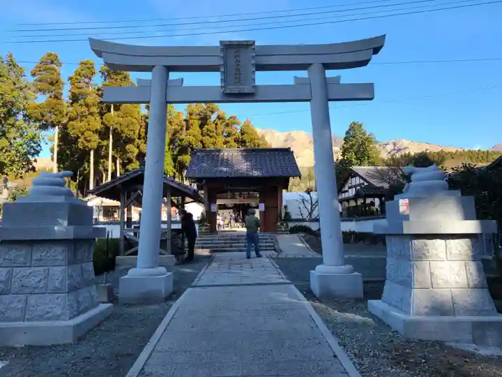 阿蘇白水龍神權現~白蛇神社~(熊本県)