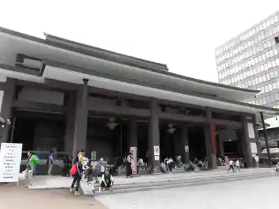 難波別院の本殿・本堂