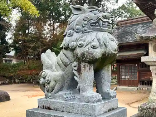 與止日女神社の狛犬