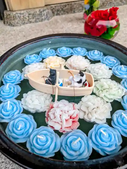 駒込妙義神社の{uncategorized: "未分類", other: "その他", undefined: "問題あり", building: "その他建物", grave: "お墓", sacred_gate: "鳥居", guardian: "狛犬", statue: "像", buddha: "仏像", history: "歴史", nature: "自然", garden: "庭園", animal: "動物", pagoda: "塔", temizu: "手水舎", mountain_gate: "山門・神門", sanctuary: "本殿・本堂", subordinate: "末社・摂社", art: "芸術", scenery: "景色", jizo: "地蔵", ema: "絵馬", goshuin: "御朱印", omikuji: "おみくじ", items: "授与品その他", amulet: "お守り", goshuincho: "御朱印帳", eats: "食事", festival: "お祭り", votive_dance: "神楽", shichigosan: "七五三参", wedding: "結婚式", experience: "体験その他", initially: "初詣", around: "周辺", anti_infection: "感染症対策"}