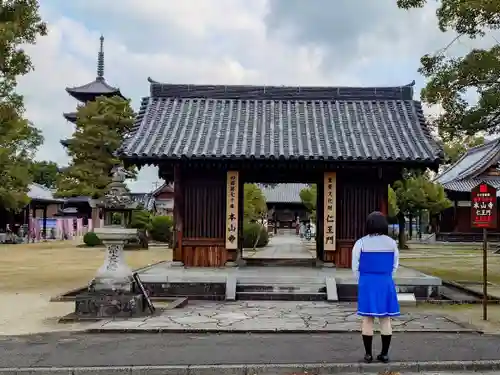 本山寺の山門・神門