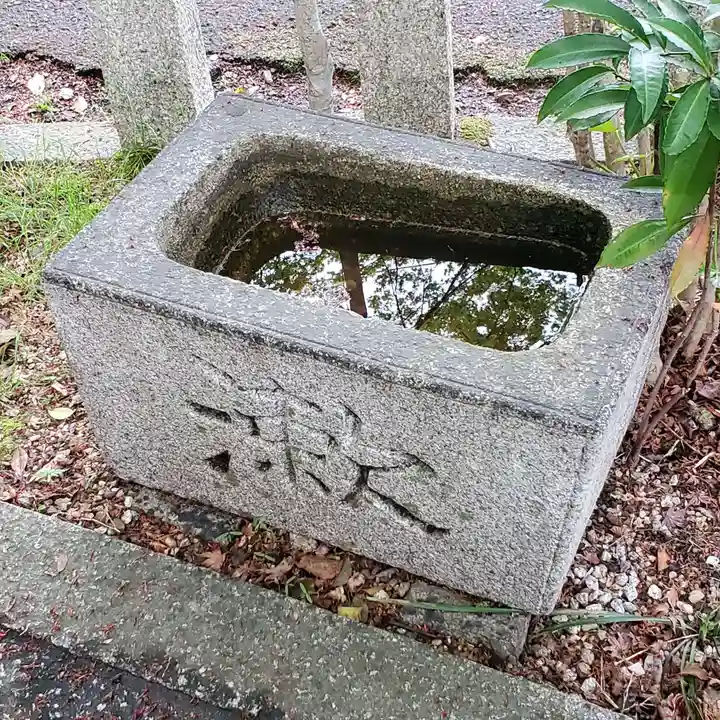 長等神社の手水舎