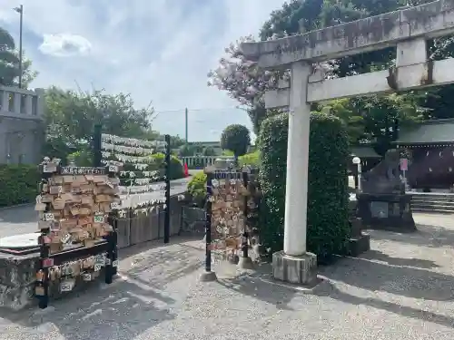 赤羽八幡神社の{uncategorized: "未分類", other: "その他", undefined: "問題あり", building: "その他建物", grave: "お墓", sacred_gate: "鳥居", guardian: "狛犬", statue: "像", buddha: "仏像", history: "歴史", nature: "自然", garden: "庭園", animal: "動物", pagoda: "塔", temizu: "手水舎", mountain_gate: "山門・神門", sanctuary: "本殿・本堂", subordinate: "末社・摂社", art: "芸術", scenery: "景色", jizo: "地蔵", ema: "絵馬", goshuin: "御朱印", omikuji: "おみくじ", items: "授与品その他", amulet: "お守り", goshuincho: "御朱印帳", eats: "食事", festival: "お祭り", votive_dance: "神楽", shichigosan: "七五三参", wedding: "結婚式", experience: "体験その他", initially: "初詣", around: "周辺", anti_infection: "感染症対策"}