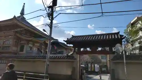 眞性寺の山門