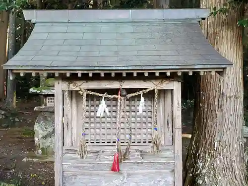 二村神社の末社・摂社
