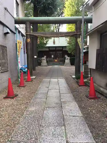 諏訪神社の鳥居