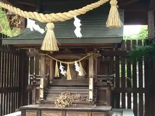 女夫岩神社の本殿