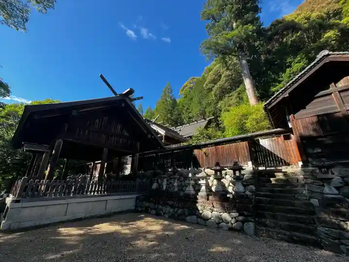 大名持神社の{uncategorized: "未分類", other: "その他", undefined: "問題あり", building: "その他建物", grave: "お墓", sacred_gate: "鳥居", guardian: "狛犬", statue: "像", buddha: "仏像", history: "歴史", nature: "自然", garden: "庭園", animal: "動物", pagoda: "塔", temizu: "手水舎", mountain_gate: "山門・神門", sanctuary: "本殿・本堂", subordinate: "末社・摂社", art: "芸術", scenery: "景色", jizo: "地蔵", ema: "絵馬", goshuin: "御朱印", omikuji: "おみくじ", items: "授与品その他", amulet: "お守り", goshuincho: "御朱印帳", eats: "食事", festival: "お祭り", votive_dance: "神楽", shichigosan: "七五三参", wedding: "結婚式", experience: "体験その他", initially: "初詣", around: "周辺", anti_infection: "感染症対策"}
