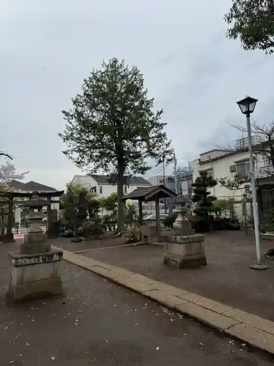 和田稲荷神社の{uncategorized: "未分類", other: "その他", undefined: "問題あり", building: "その他建物", grave: "お墓", sacred_gate: "鳥居", guardian: "狛犬", statue: "像", buddha: "仏像", history: "歴史", nature: "自然", garden: "庭園", animal: "動物", pagoda: "塔", temizu: "手水舎", mountain_gate: "山門・神門", sanctuary: "本殿・本堂", subordinate: "末社・摂社", art: "芸術", scenery: "景色", jizo: "地蔵", ema: "絵馬", goshuin: "御朱印", omikuji: "おみくじ", items: "授与品その他", amulet: "お守り", goshuincho: "御朱印帳", eats: "食事", festival: "お祭り", votive_dance: "神楽", shichigosan: "七五三参", wedding: "結婚式", experience: "体験その他", initially: "初詣", around: "周辺", anti_infection: "感染症対策"}