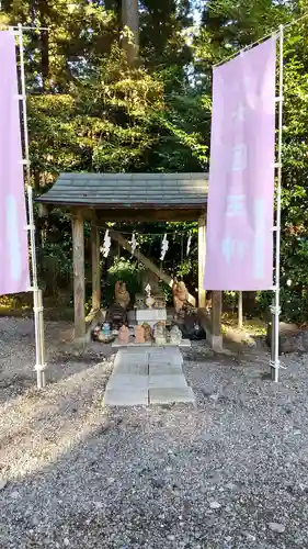 岩戸別神社の像