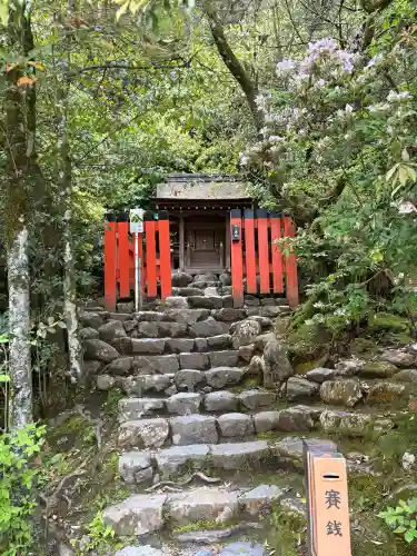 賀茂別雷神社（上賀茂神社）の{uncategorized: "未分類", other: "その他", undefined: "問題あり", building: "その他建物", grave: "お墓", sacred_gate: "鳥居", guardian: "狛犬", statue: "像", buddha: "仏像", history: "歴史", nature: "自然", garden: "庭園", animal: "動物", pagoda: "塔", temizu: "手水舎", mountain_gate: "山門・神門", sanctuary: "本殿・本堂", subordinate: "末社・摂社", art: "芸術", scenery: "景色", jizo: "地蔵", ema: "絵馬", goshuin: "御朱印", omikuji: "おみくじ", items: "授与品その他", amulet: "お守り", goshuincho: "御朱印帳", eats: "食事", festival: "お祭り", votive_dance: "神楽", shichigosan: "七五三参", wedding: "結婚式", experience: "体験その他", initially: "初詣", around: "周辺", anti_infection: "感染症対策"}