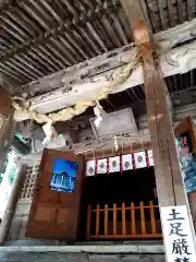 白山神社の本殿