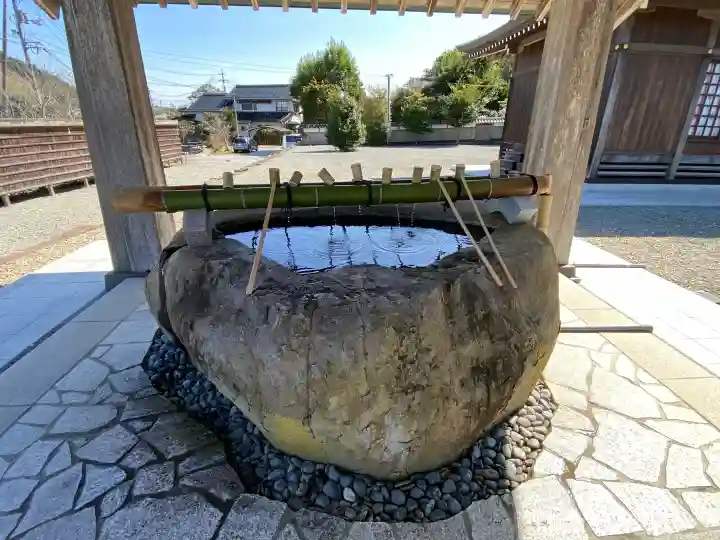 佐太神社の{uncategorized: "未分類", other: "その他", undefined: "問題あり", building: "その他建物", grave: "お墓", sacred_gate: "鳥居", guardian: "狛犬", statue: "像", buddha: "仏像", history: "歴史", nature: "自然", garden: "庭園", animal: "動物", pagoda: "塔", temizu: "手水舎", mountain_gate: "山門・神門", sanctuary: "本殿・本堂", subordinate: "末社・摂社", art: "芸術", scenery: "景色", jizo: "地蔵", ema: "絵馬", goshuin: "御朱印", omikuji: "おみくじ", items: "授与品その他", amulet: "お守り", goshuincho: "御朱印帳", eats: "食事", festival: "お祭り", votive_dance: "神楽", shichigosan: "七五三参", wedding: "結婚式", experience: "体験その他", initially: "初詣", around: "周辺", anti_infection: "感染症対策"}