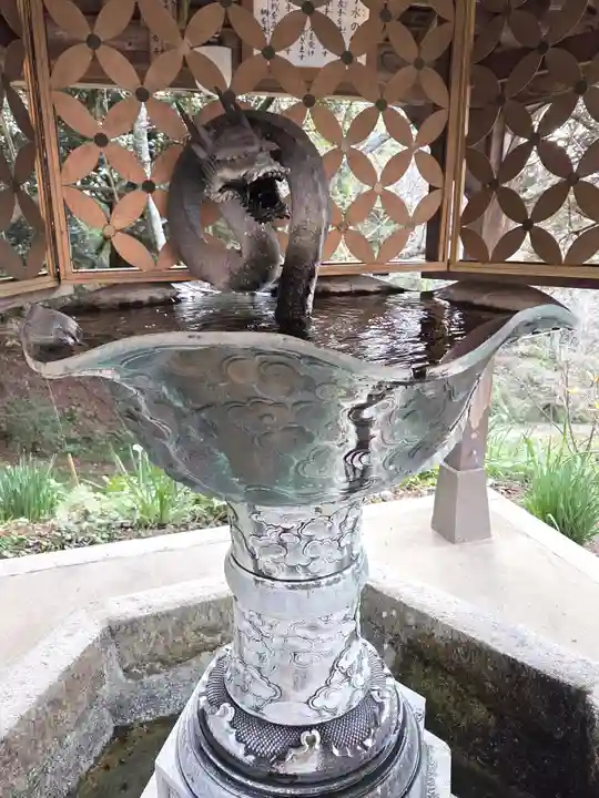 宮地嶽神社の手水舎