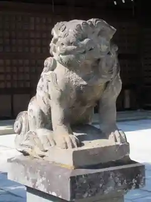 山梨縣護國神社の狛犬